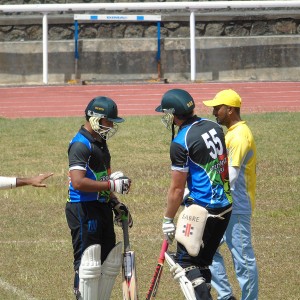 Grankaz kings Captain Harikrishnan & Murray peter Clarke in the middle